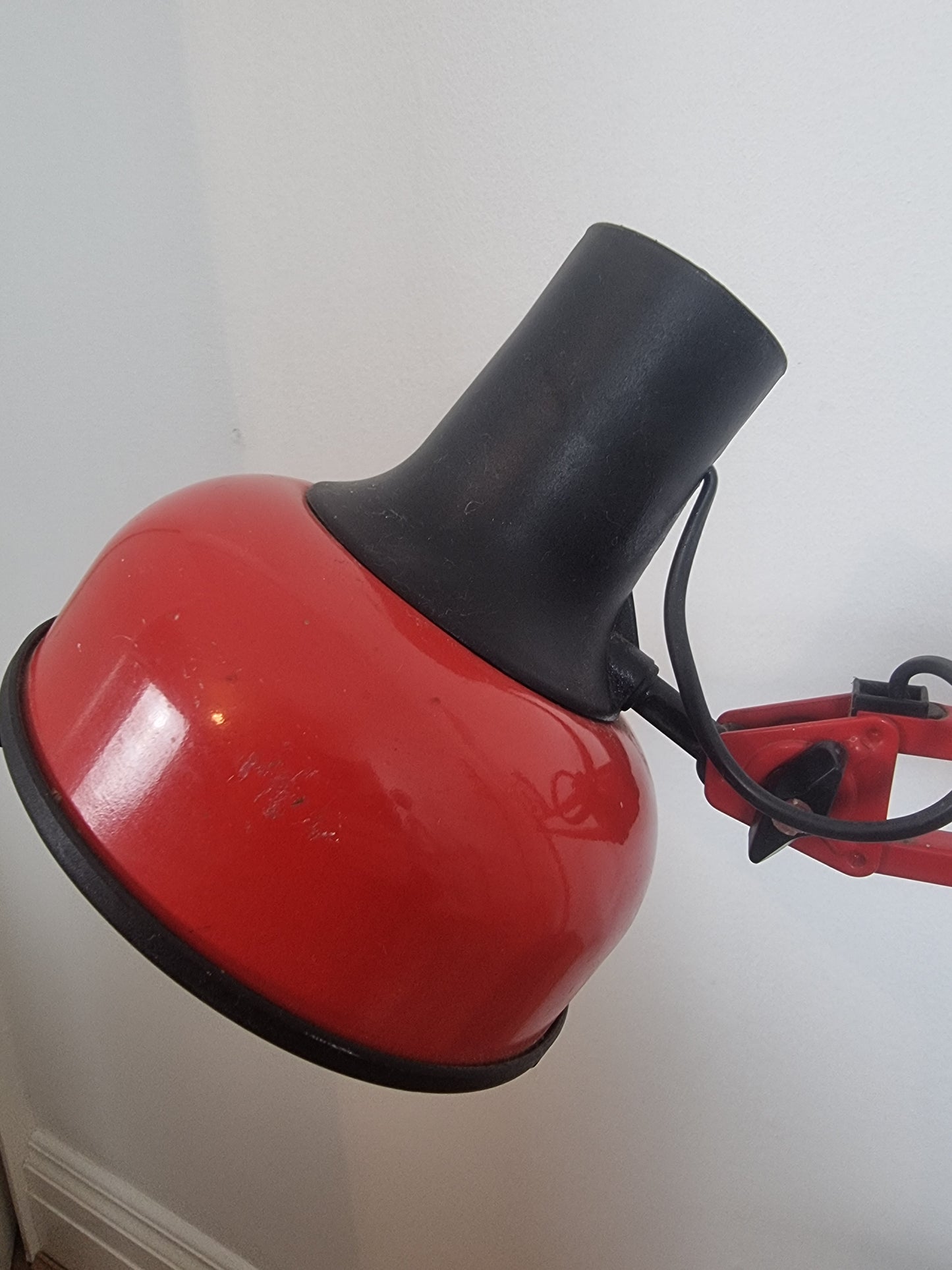 Rare Red Desktop lamp. Working heavy base LIVAL P12 Finland