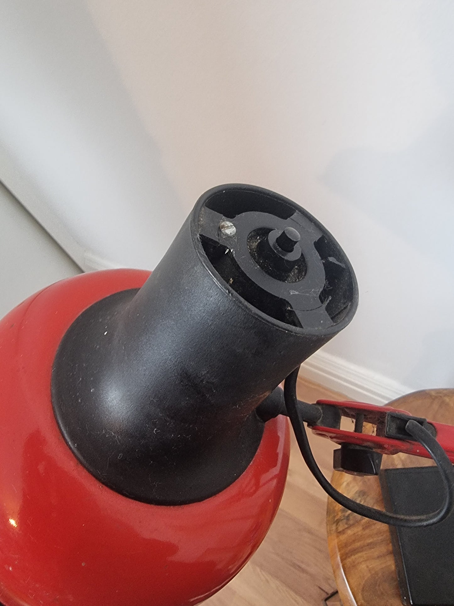 Rare Red Desktop lamp. Working heavy base LIVAL P12 Finland