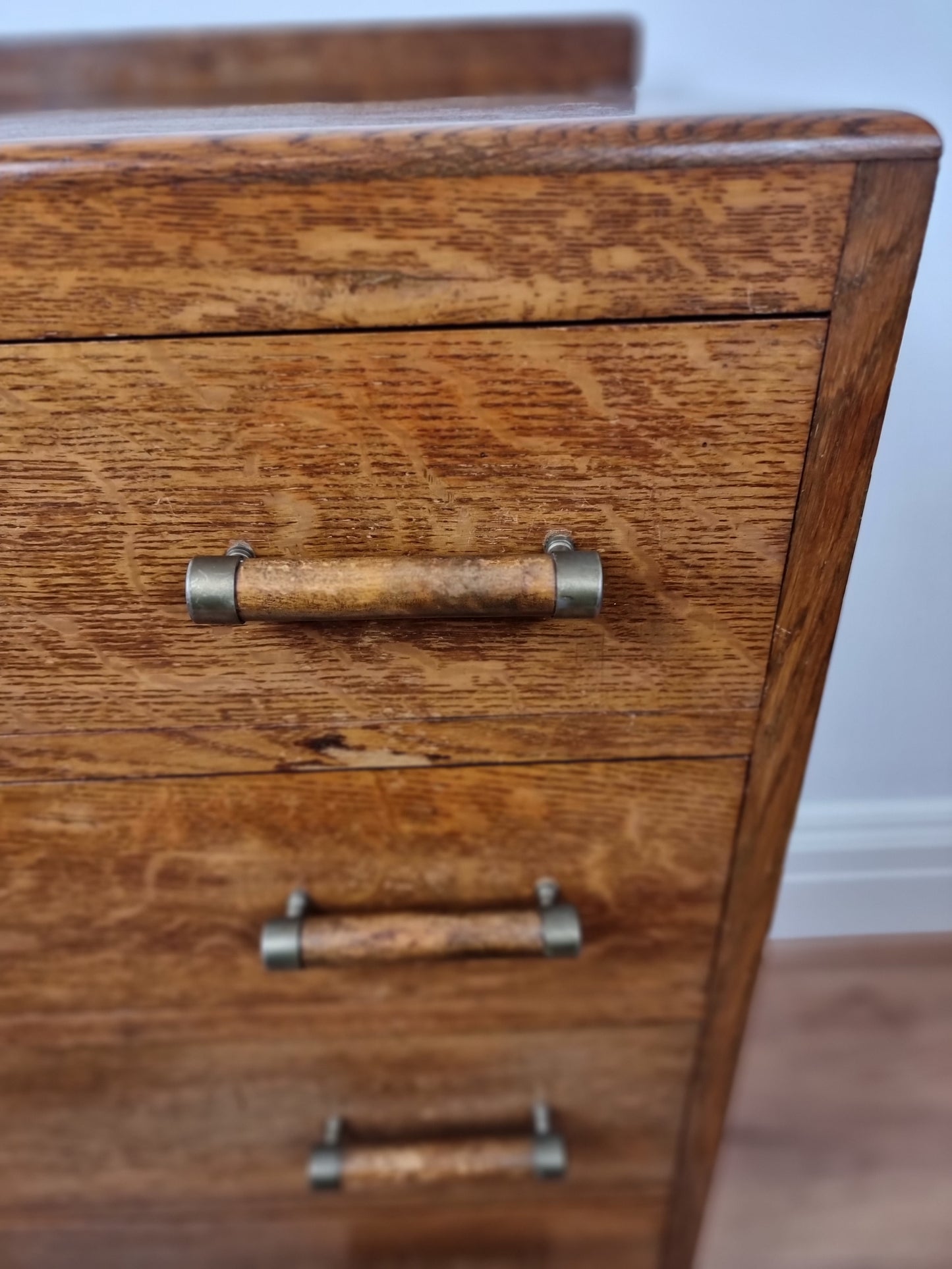 Art Deco vintage Heals style oak chest of drawers